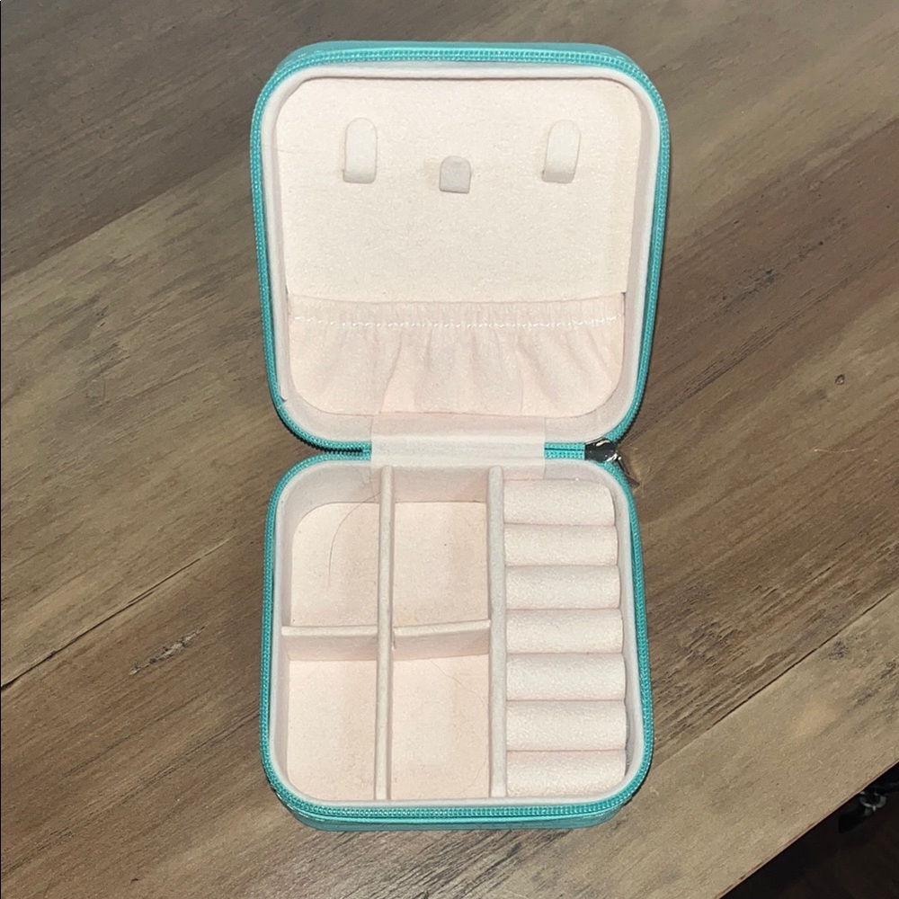 Compact Jewelry Organizer with Blue Trim